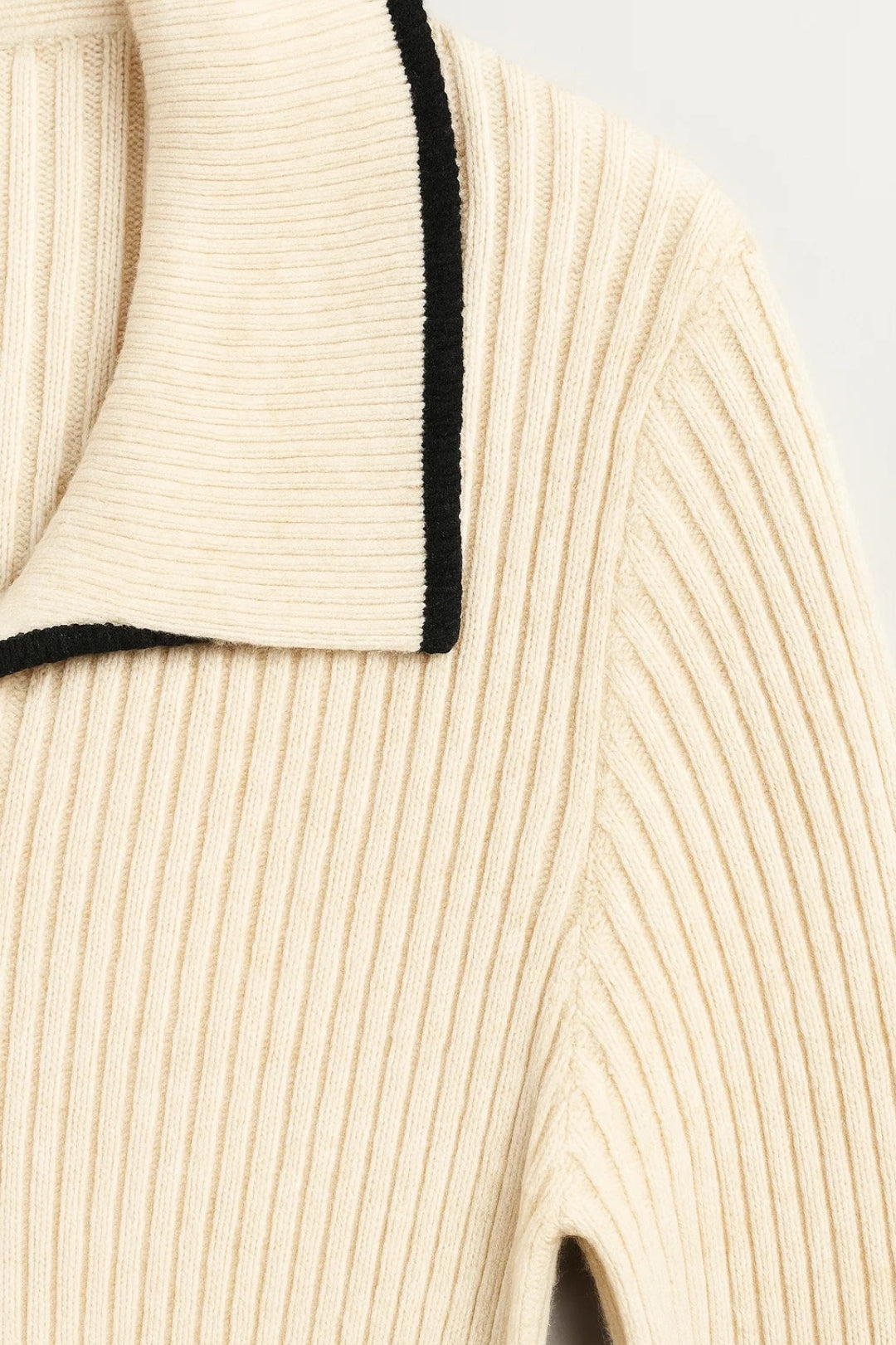 Lange ribgebreide jurk