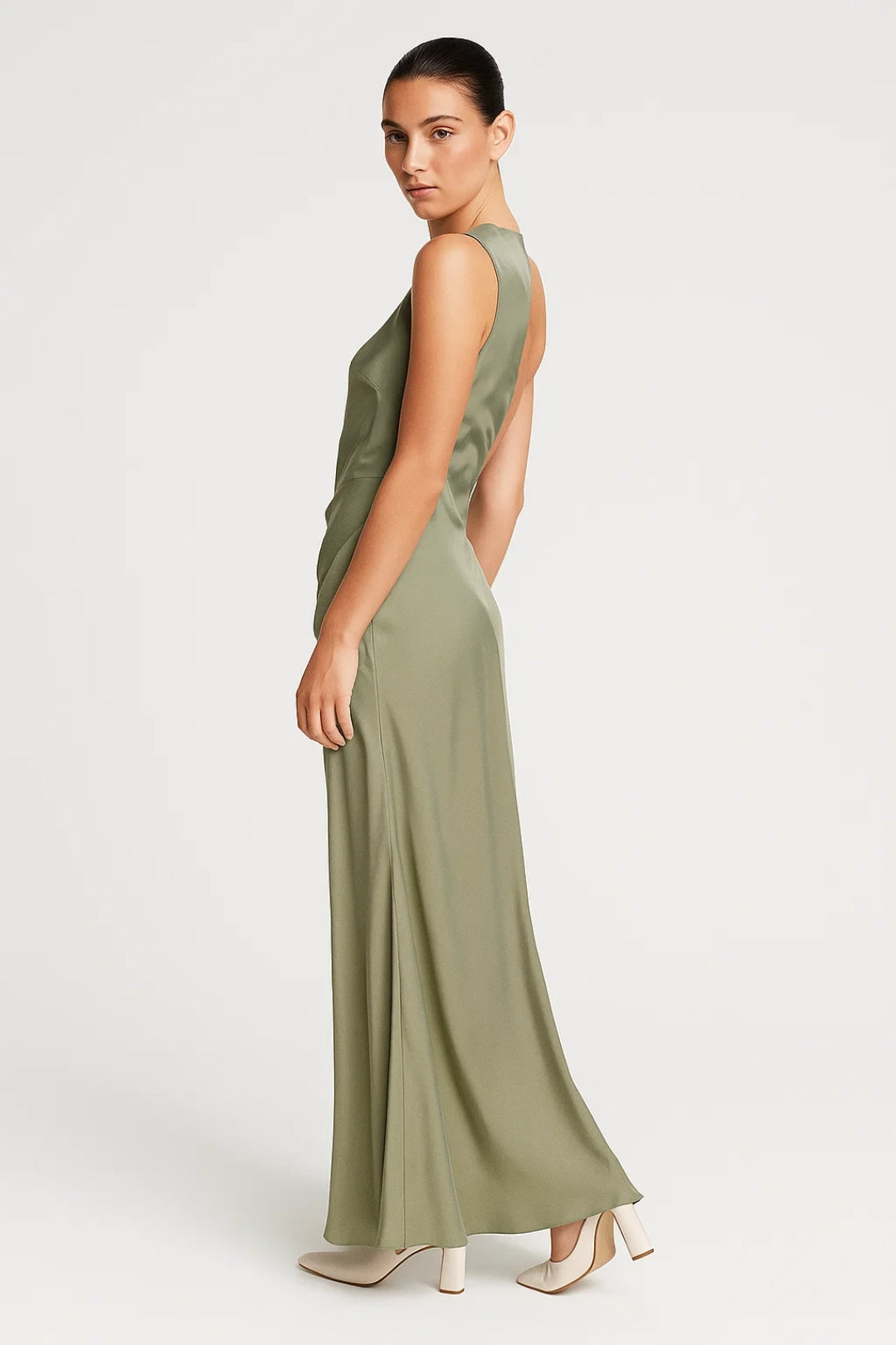 Lange one-shoulder jurk in saliegroen