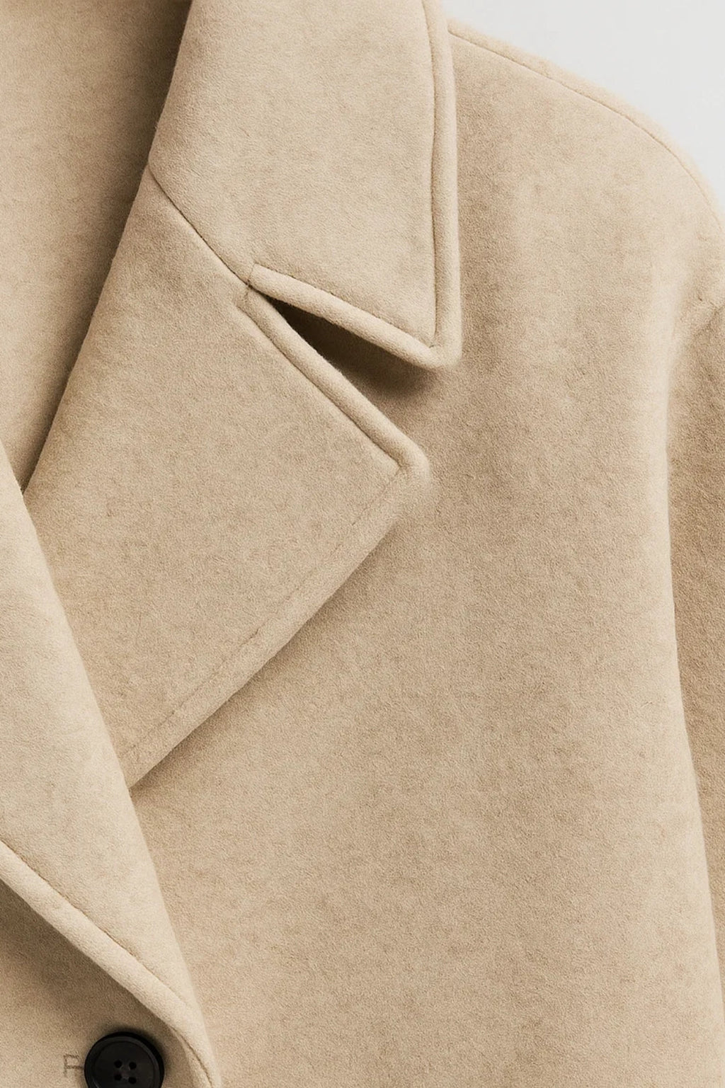 Damesjas met Dubbele Knoopsluiting en Brede Revers