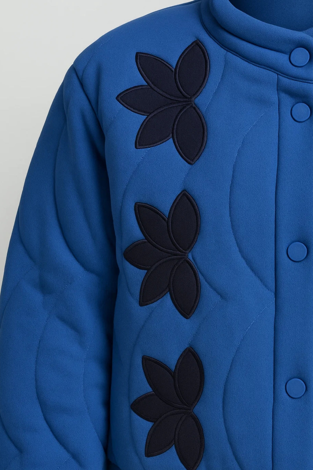 Damesjack met Bloemenpatroon en Drukknoopsluiting