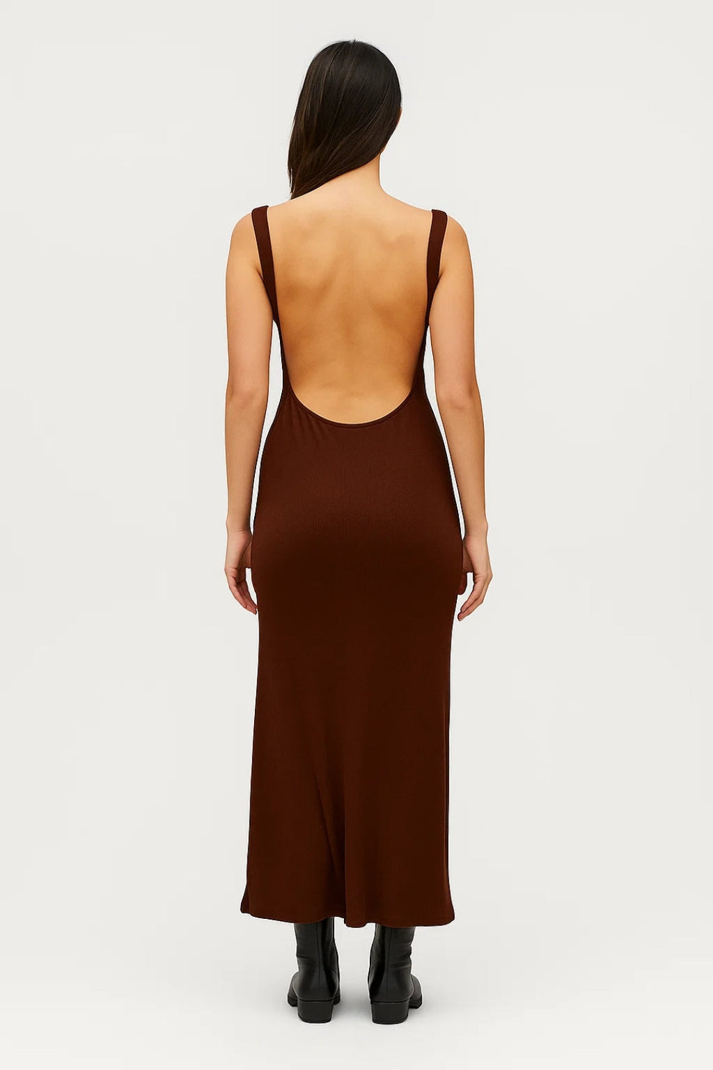 Lange bruine jurk met diepe rugdecolleté